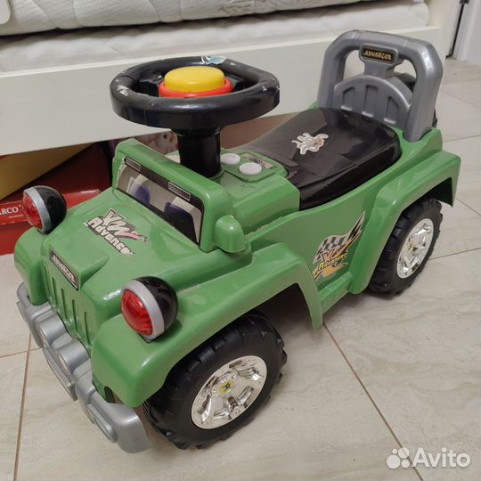 Машинка-каталка толокар