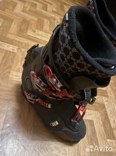 Сноуборд весь комплект (доска, ботинки, крепы)