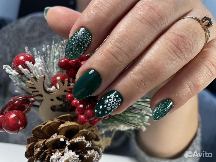 Маникюр в студии