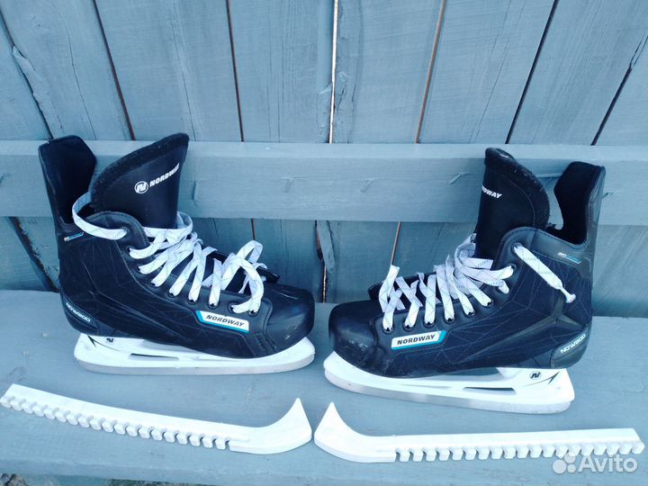 Коньки хоккейные 42 размер