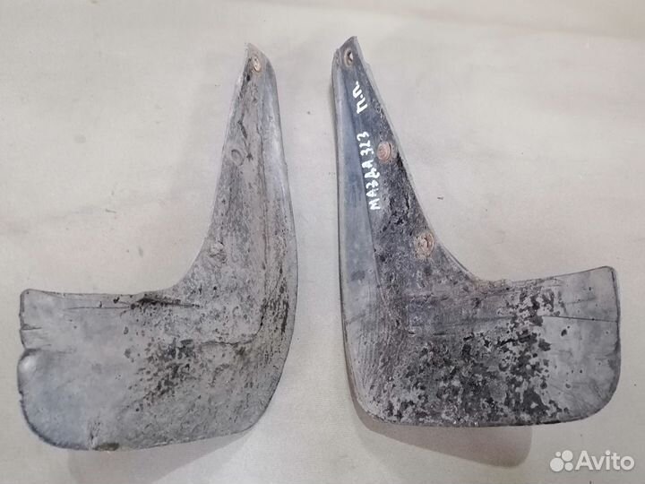 Брызговик передний Mazda 323 5E 1.5 1980-89