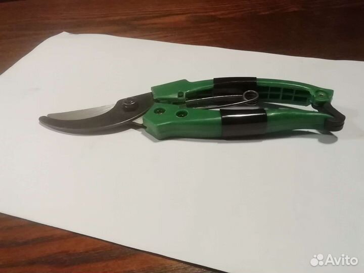 Секатор садовый