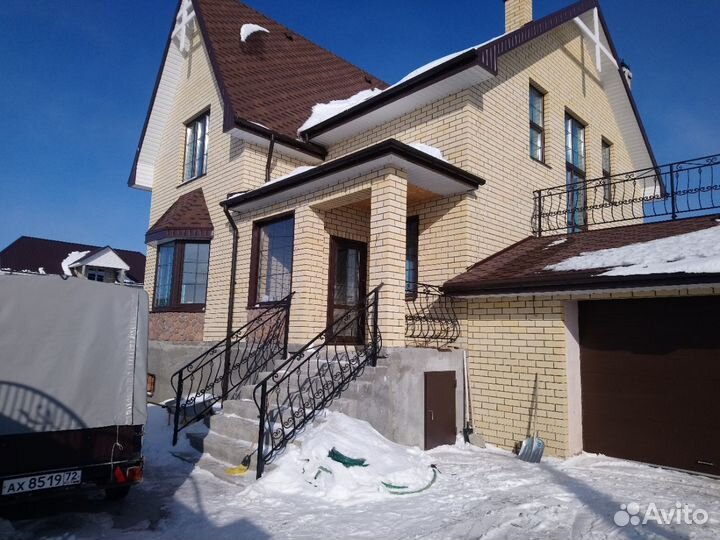 Проект жилого дома с цоколем