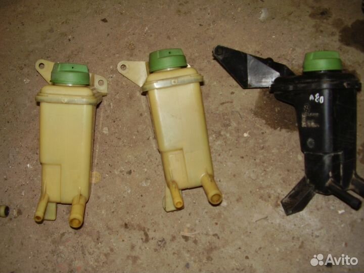 Бачок Ауди 80 В4