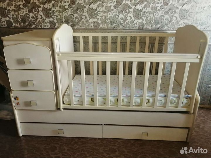 Детская кроватка