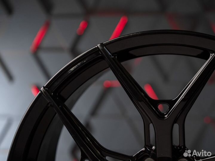 Диски кованые на Zeekr 001 R22 5x108