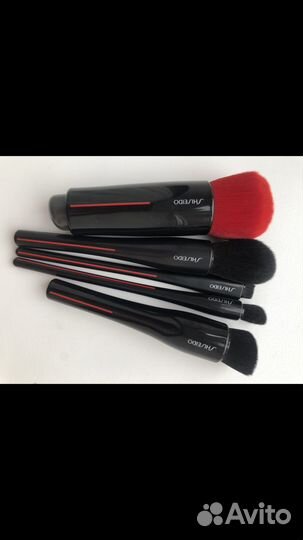 Набор кистей для макияжа Shiseido
