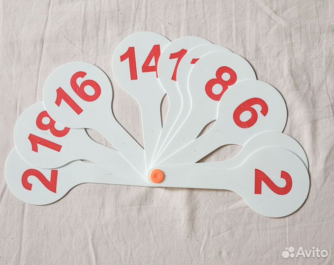 Пластиковый веер с числами