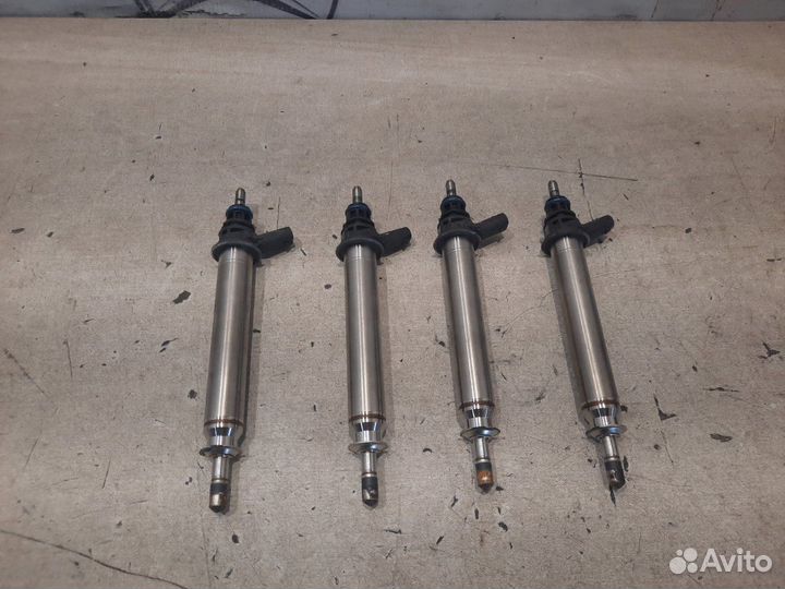 Форсунка топливная Mercedes C180 W205 274.910 2017