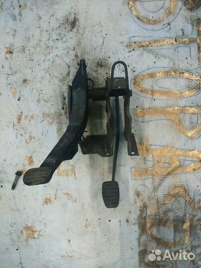 Педаль тормоза Рено Логан Оригинал