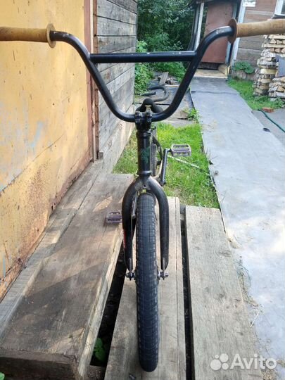 Трюковой велосипед BMX