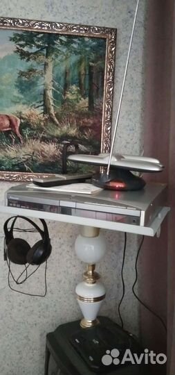 Настенная подставка под телевизор или двд