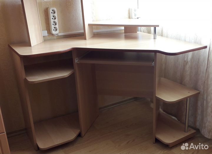 Компьютерный стол