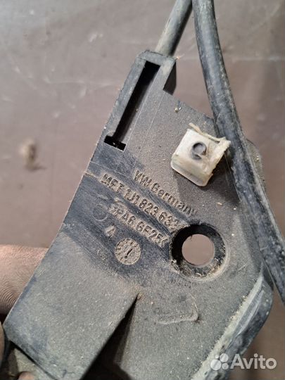 Трос ручка капота Skoda Fabia