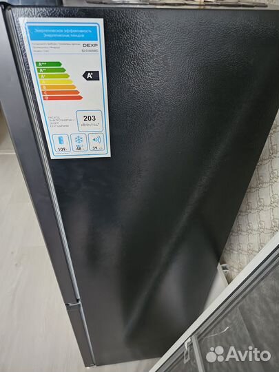 Холодильник с морозильником dexp B2-0160AMG