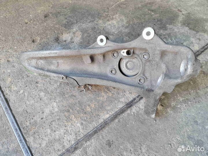 Кулак поворотный правый BMW 5 G30/G31