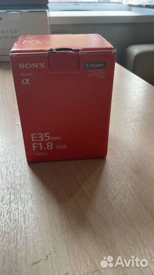 Объектив Sony E 35mm f/1.8 OSS