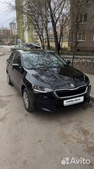 Skoda Rapid 1.6 AT, 2021, 40 000 км