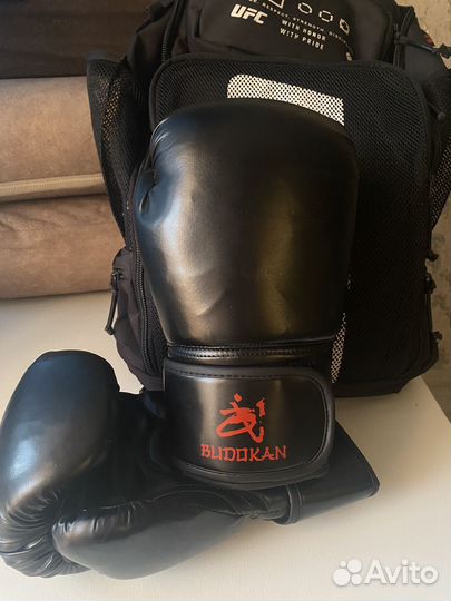 Боксерские перчатки 12 oz