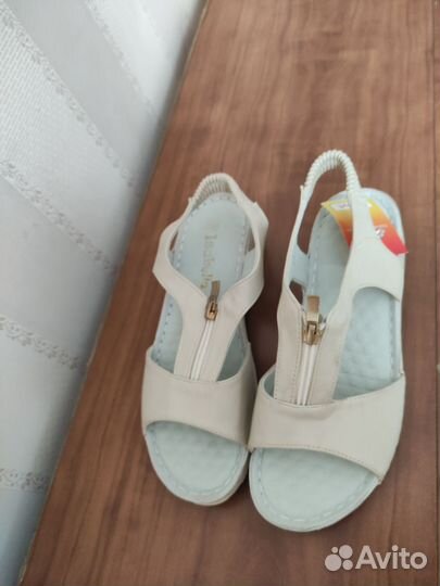 Босоножки женские 37 размер новые