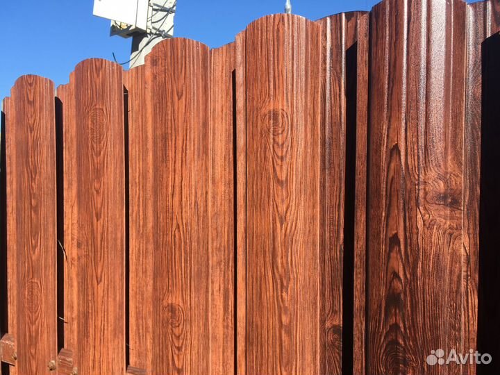 Забор из евроштакетника