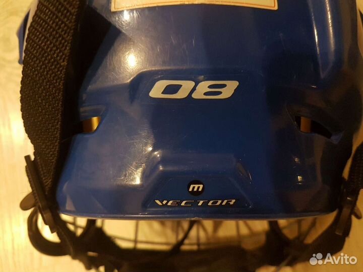 Хоккейный шлем