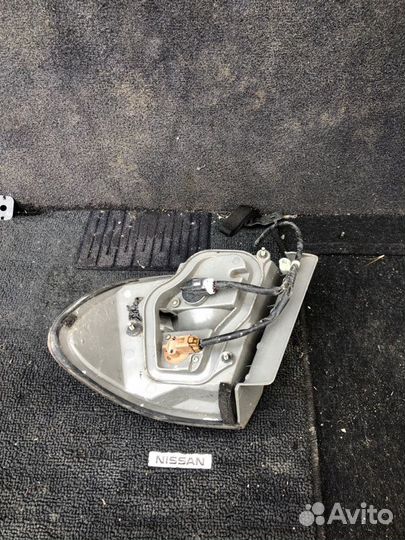 Стоп-сигнал левый Nissan Cefiro A33