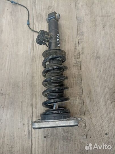 Стойка амортизатора задняя правая BMW X5 G05 2022