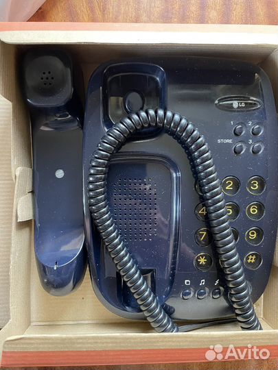 Телефон LG