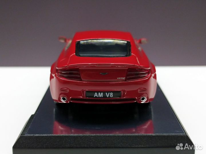 1:43 Aston Martin V8 Vantage 2005