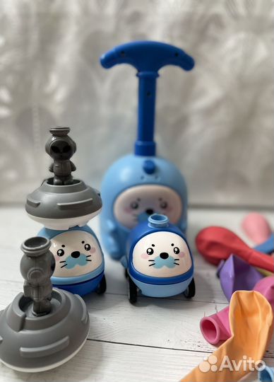 Реактивная машинка с воздушными шарами