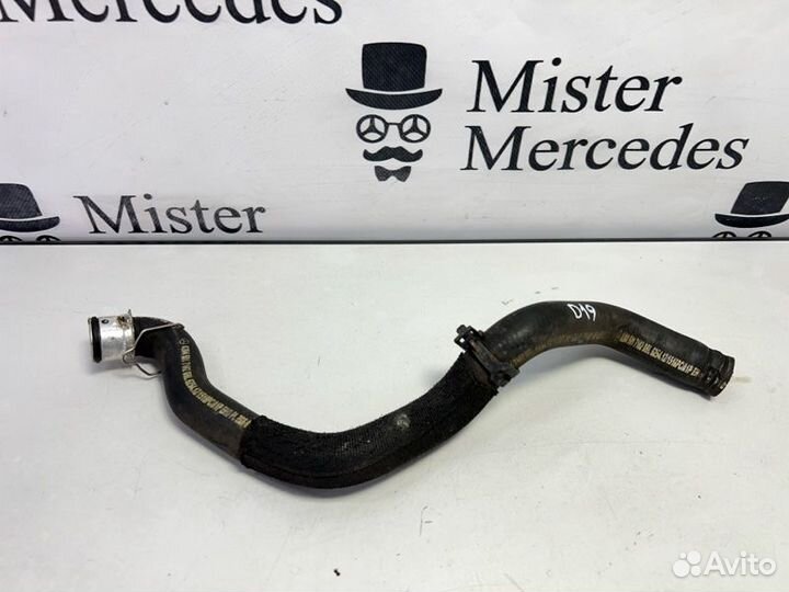 Патрубок системы охлаждения Mercedes-Benz C-Class