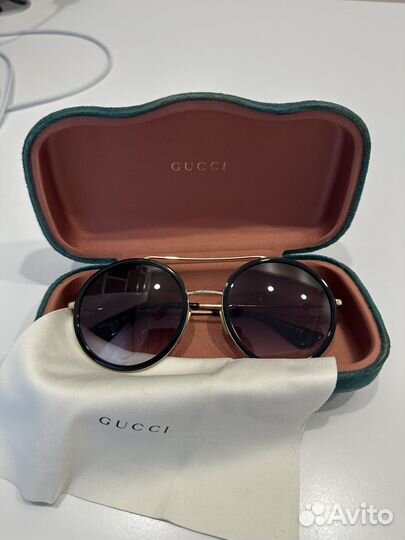 Солнцезащитные очки gucci