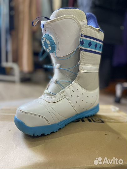 Сноубордические ботинки Burton Chloe