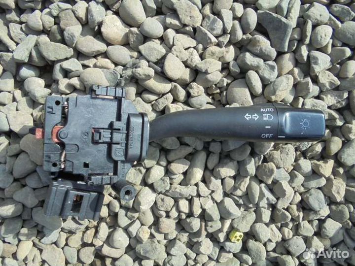 Гитара правая Toyota Corolla Runx ZZE124 1ZZ-FE