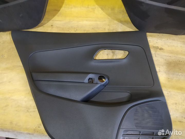 Обшивка двери VW Polo 5 Фольксваген поло 11-20