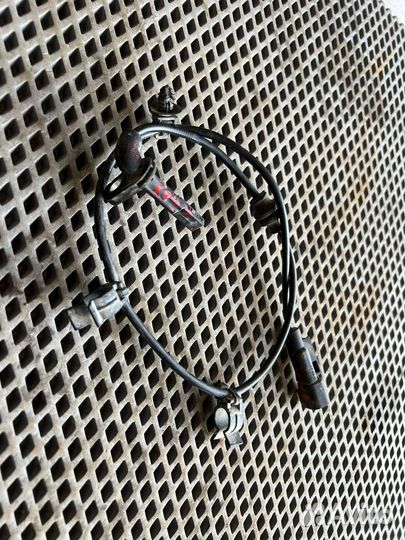 Датчик ABS задний Chevrolet Cruze 13346945