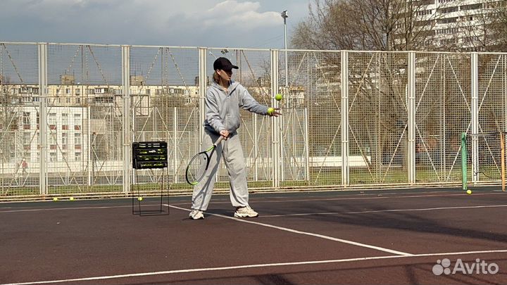 Тренер по большому теннису