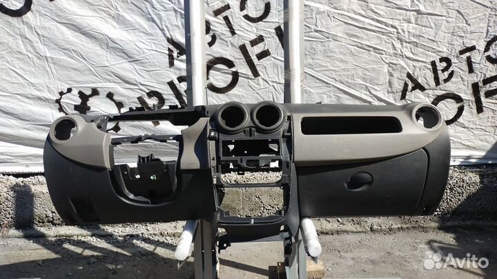 Торпедо Renault Sandero