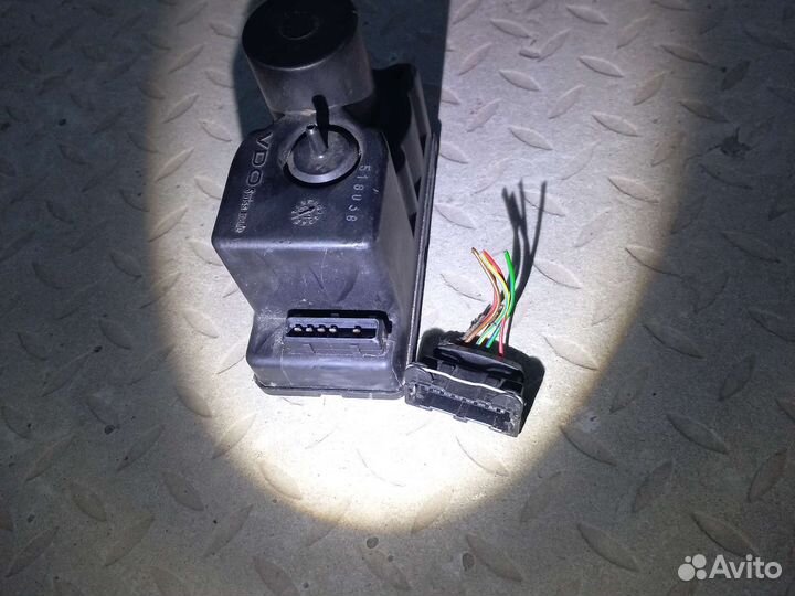 Audi 100 C3 компрессор 443862257Е централ замка