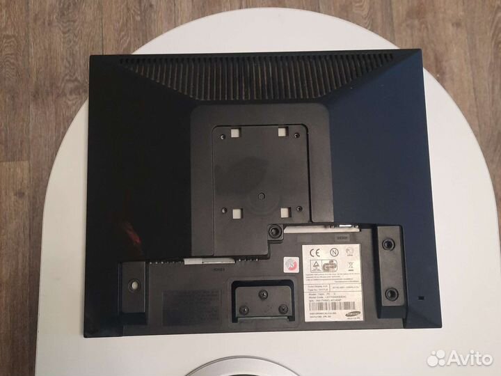 Монитор Samsung