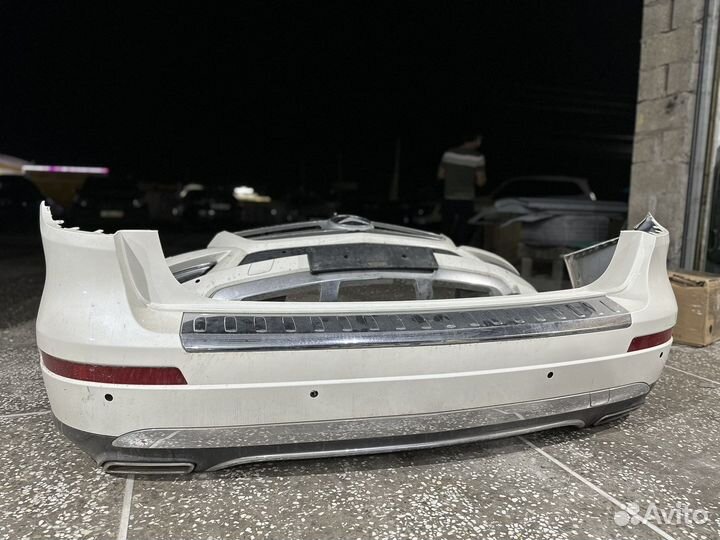 Задний оригинал бампер на Mercedes-Benz GL(166)