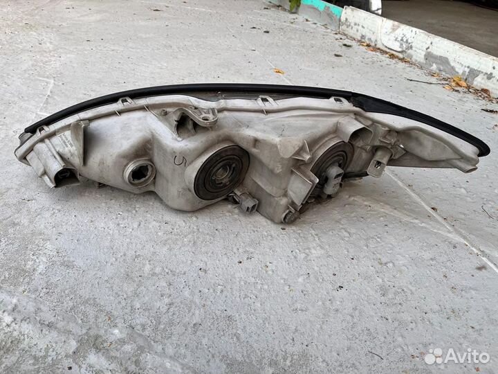 Фара передняя правая Toyota Camry 35/30