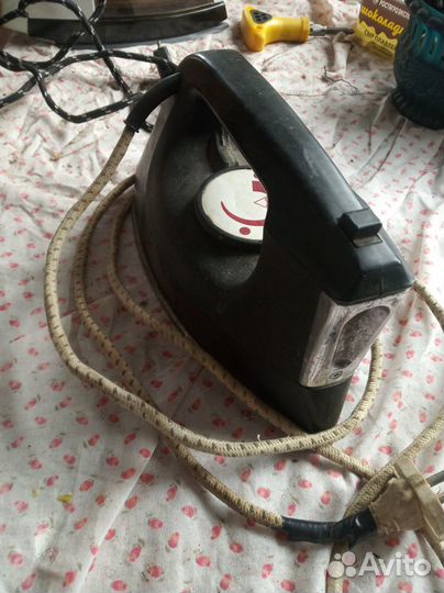 Электроутюги и рефлекторы советские