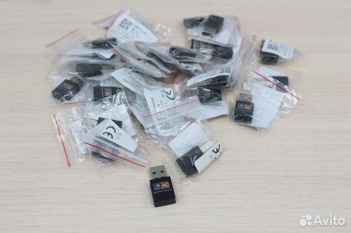 WiFi USB адаптер 2.40/ 5 Гц до 600мбит/с