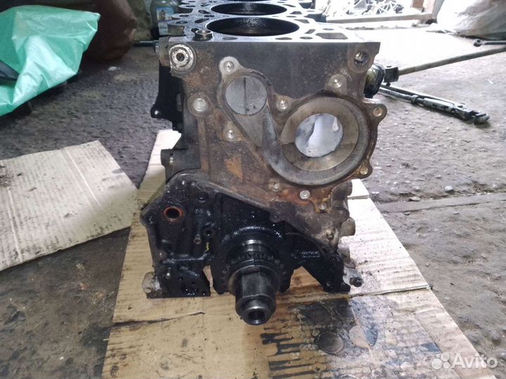 Блок двигателя Nissan NP 300 yd25