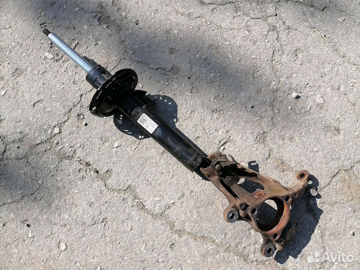 Шкода Карок рычаг стойка