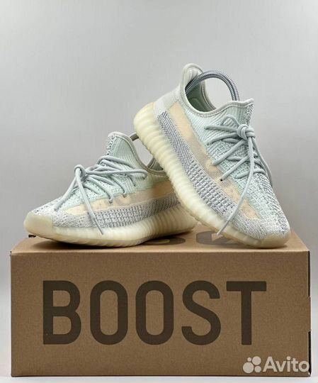 Кросовки женские Adidas Yeezy Boost 350