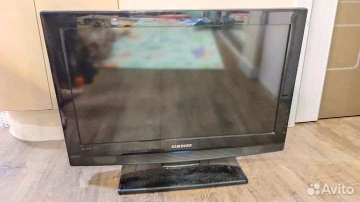 Телевизор Samsung 26 дюймов