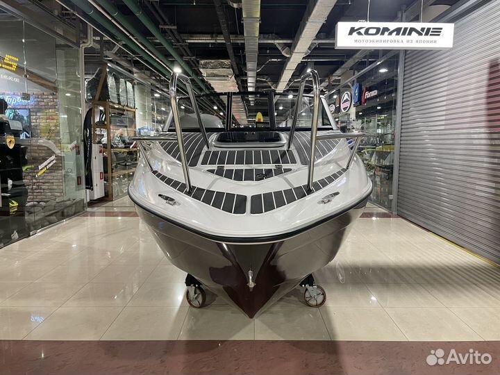 Катер Phoenix (Феникс) 560